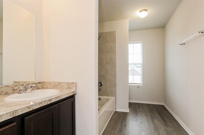 Building Photo - 333 Shelby Meadow Dr