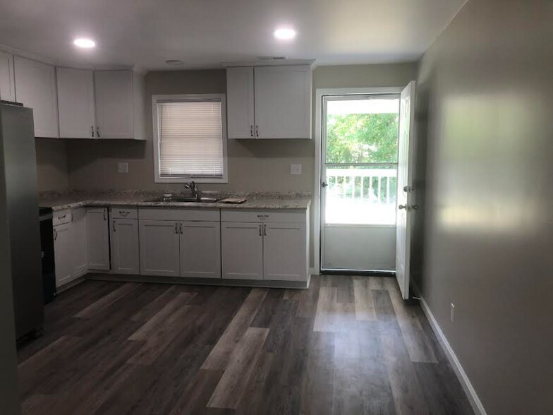 Building Photo - 381 Big Hill Rd