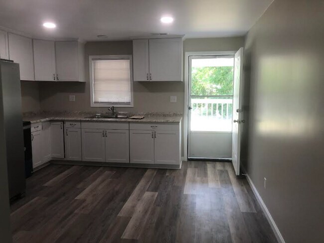 Building Photo - 381 Big Hill Rd