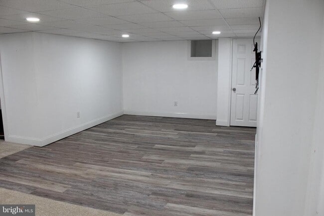 Building Photo - 490 Bancroft Rd