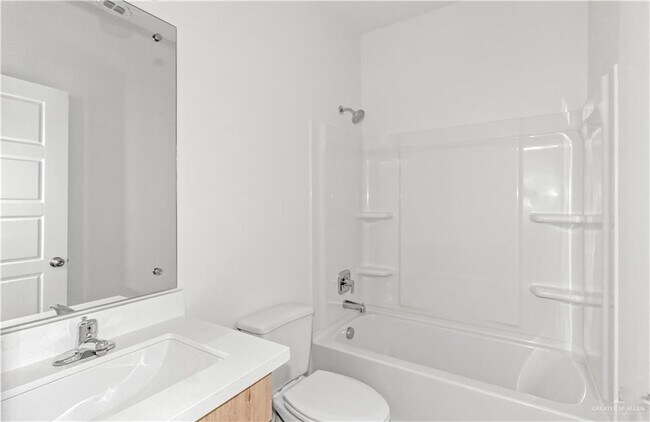 Building Photo - 1300 W Platinum Dr
