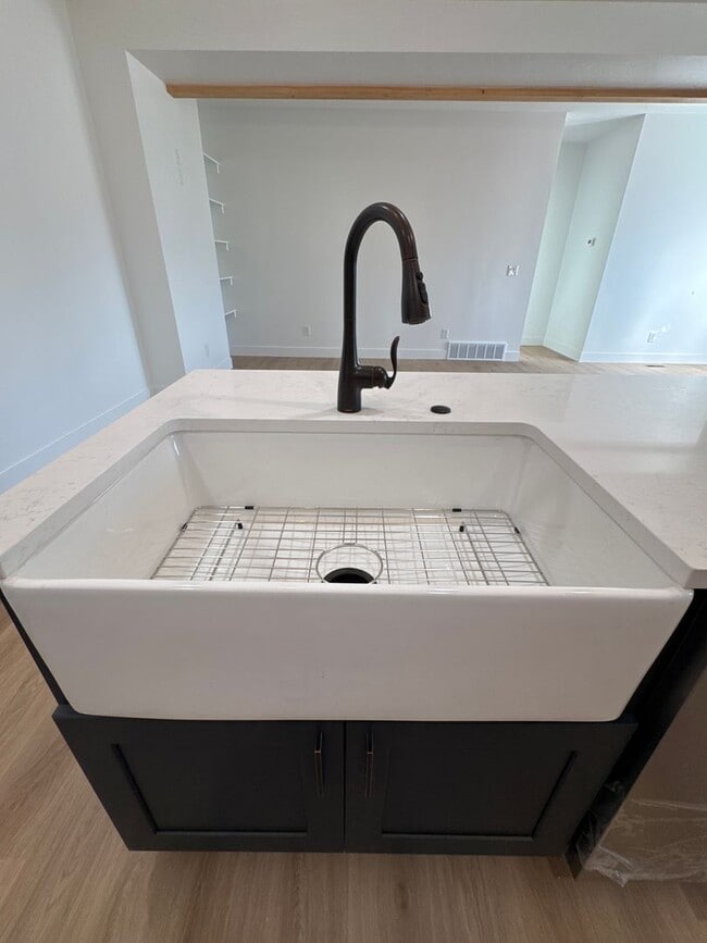 Building Photo - 729 W 350 N