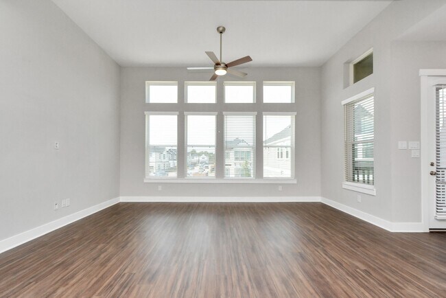 Building Photo - 708 Strawberry Pines Ct