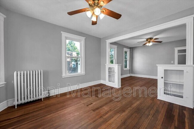 Building Photo - 694 Main St