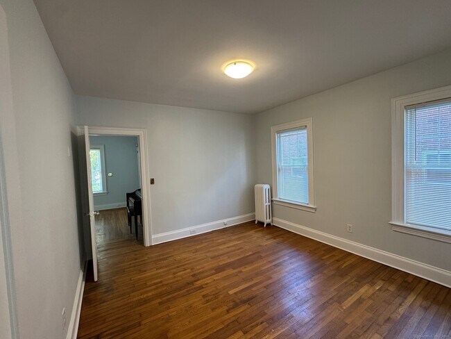 Building Photo - 1253 Forest Rd