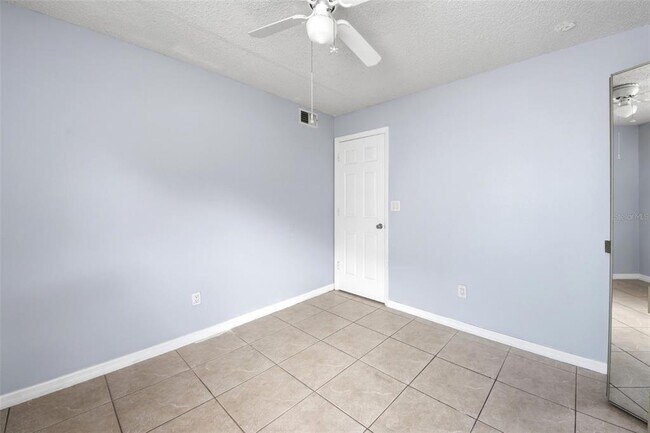 Building Photo - 2723 N Poinciana Blvd