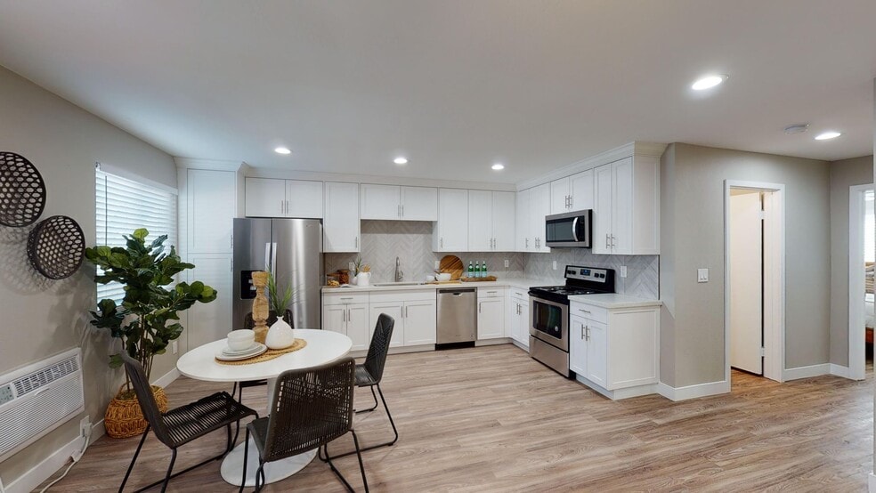 Interior Photo - Sunnyside