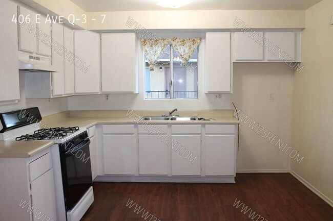 Building Photo - 1BD/ 1BATH 2ND FLOOR APT EAST PALMDALE