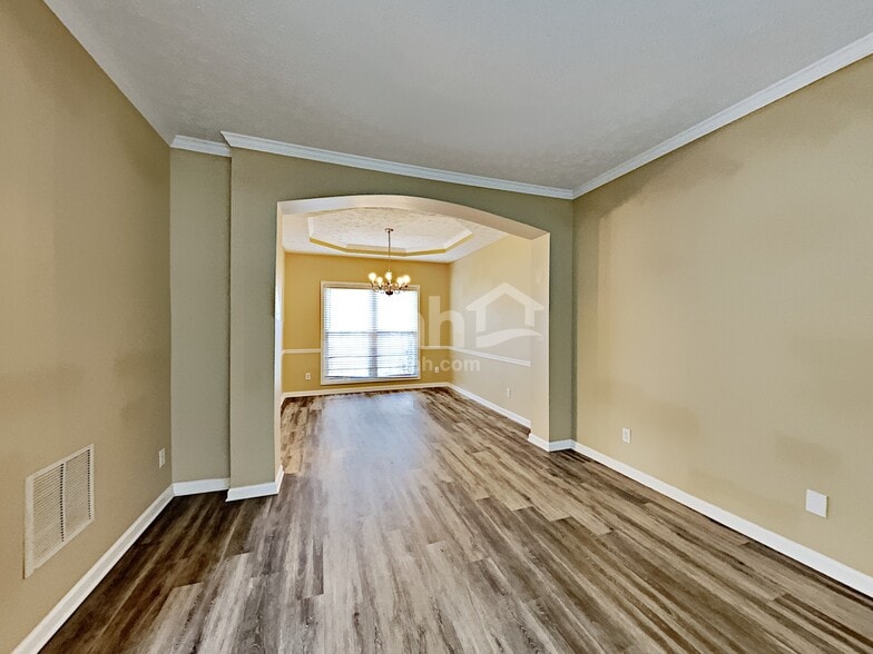 Building Photo - 1454 Chamirey Dr SW