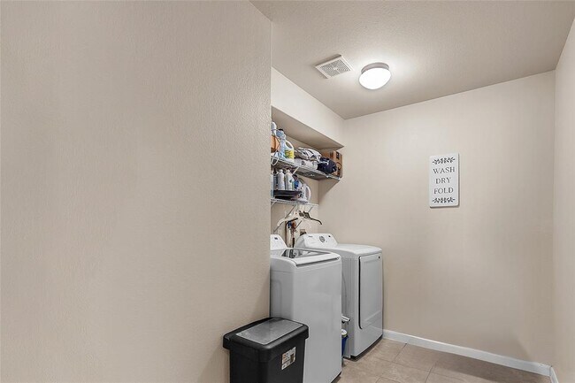 Building Photo - 206 Linden Ln