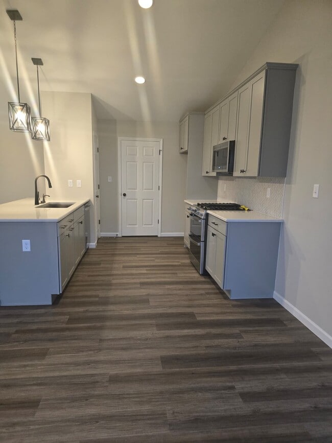 Building Photo - 502 Apple Orchard Lane