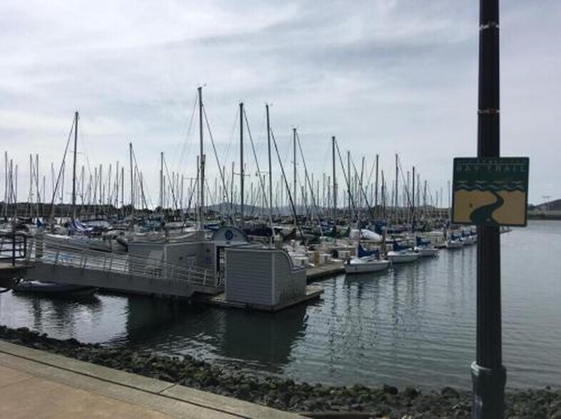 Building Photo - Prime Location Richmond Marina Townhouse