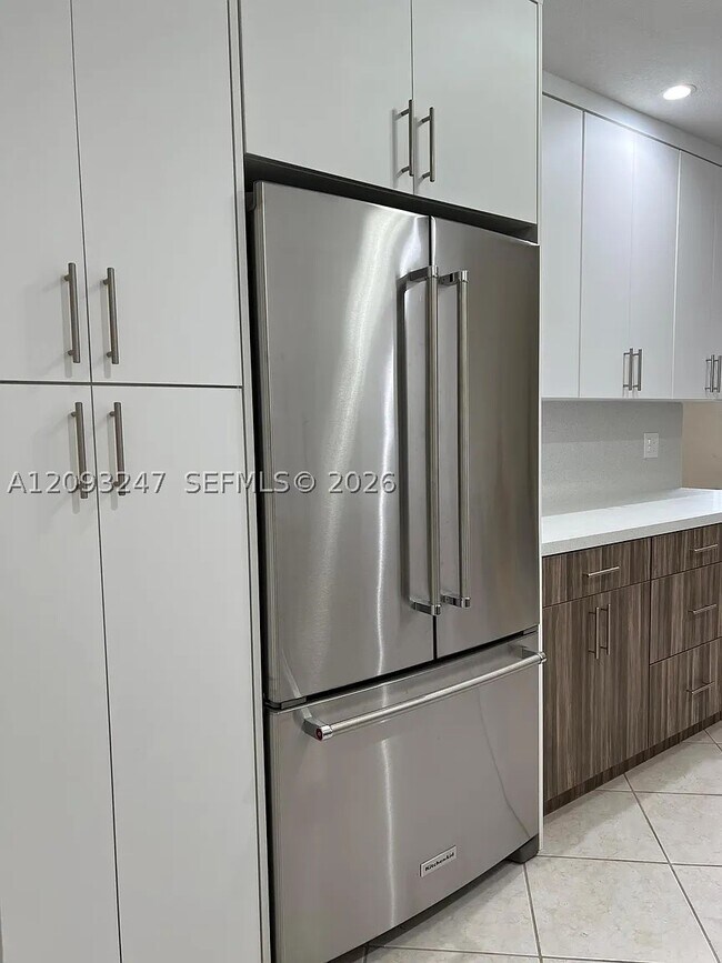 Building Photo - 1175 W 33rd St