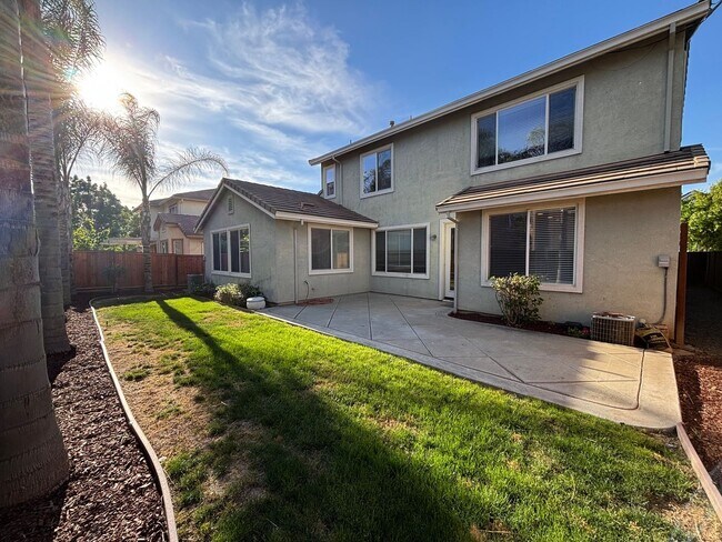 Building Photo - Reduced Price! Spacious 5 Bed, 3 Bath home...