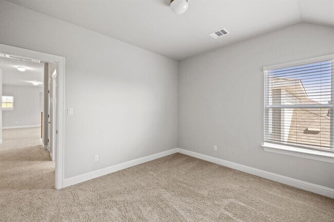 Building Photo - 129 Stone Cyn Dr