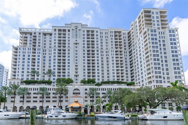 Building Photo - 511 SE 5 Ave