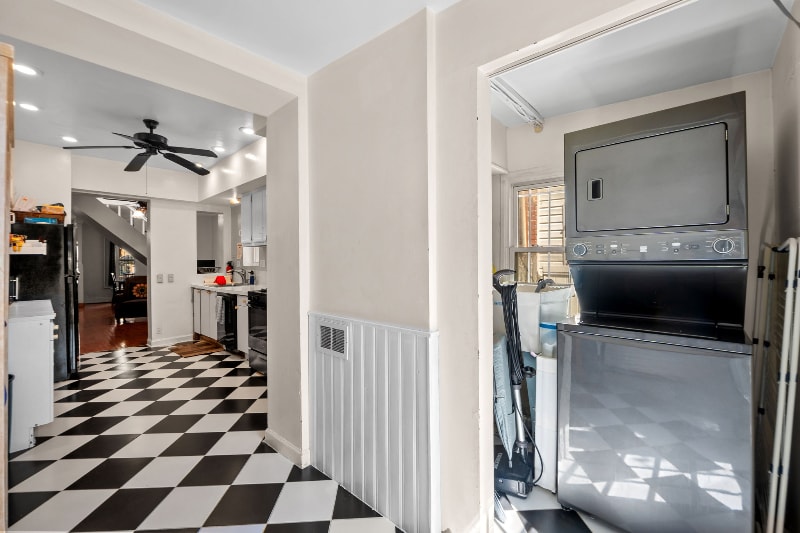 Building Photo - 1357 E St SE