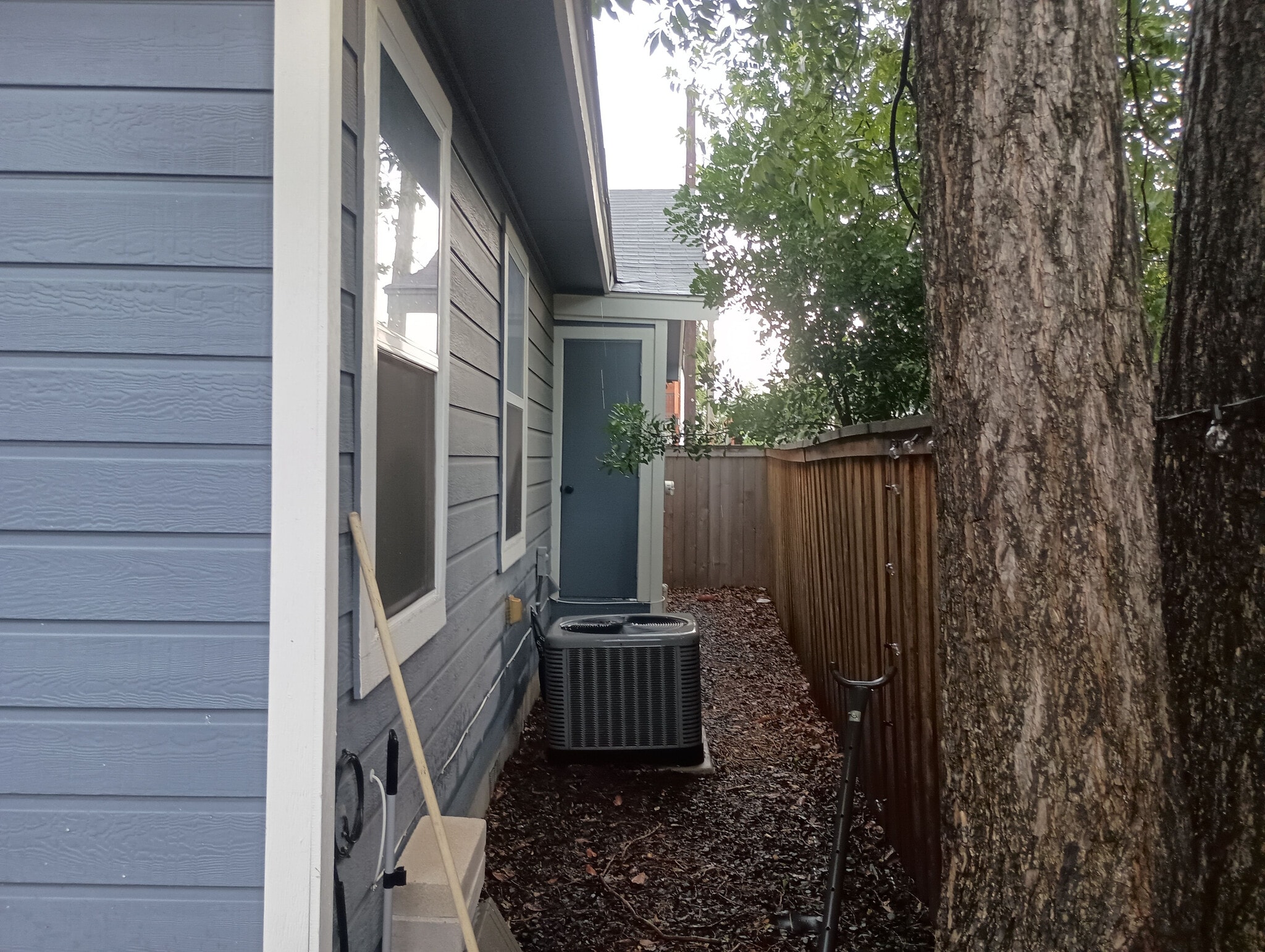 Building Photo - Room in House on Mississippi