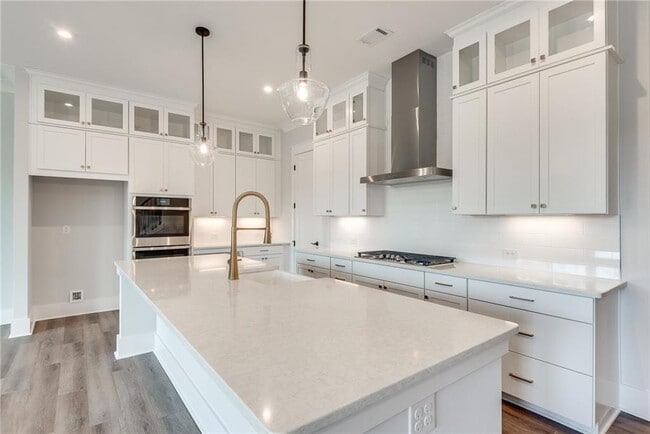 Building Photo - 435 Maplewood Dr