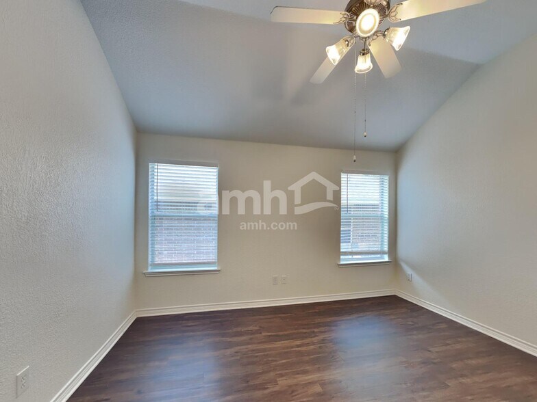 Building Photo - 9308 Marilyn Ct