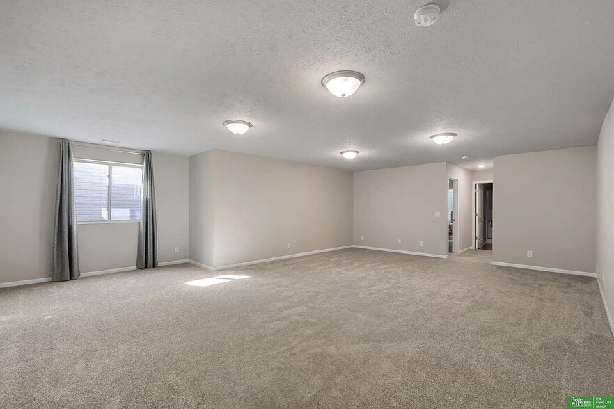 Building Photo - 21051 Polk St