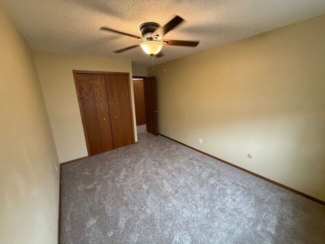 Building Photo - Charming 2-Bedroom, 1-Bath with Garage