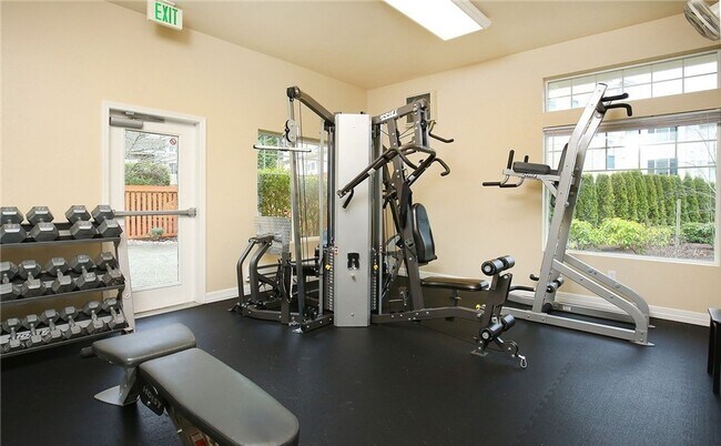 Building Photo - A Cambridge Townhome with 2 Beds and 2.5 B...