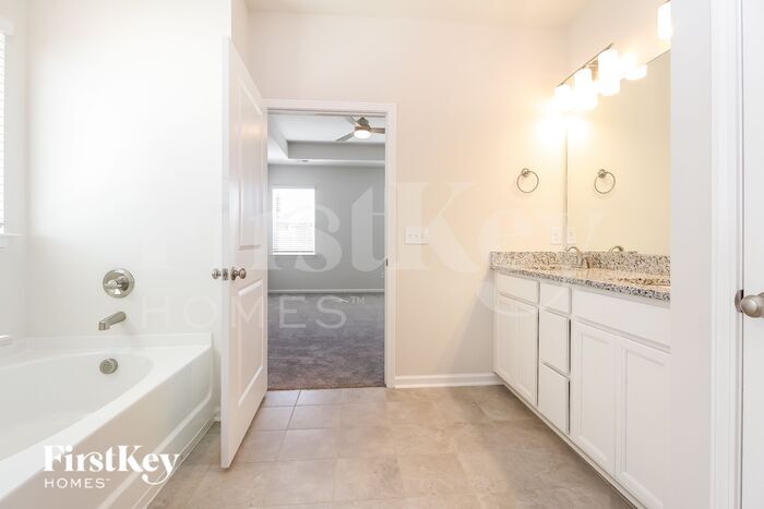 Building Photo - 465 Yoshino Cherry Dr
