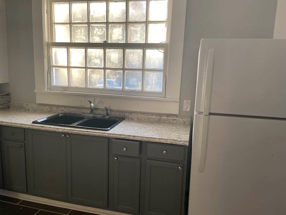 Building Photo - 201 E 3rd St