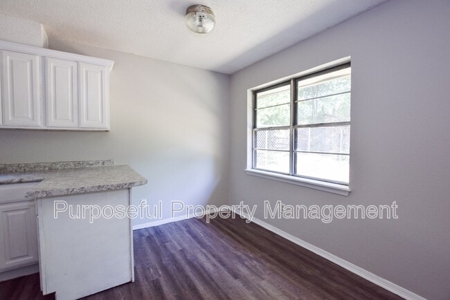 Building Photo - 1208 Cathy Ln