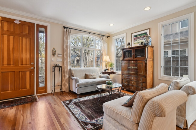 Building Photo - 535 Fillmore St