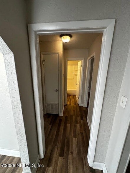Building Photo - 7527 Tampa Ave