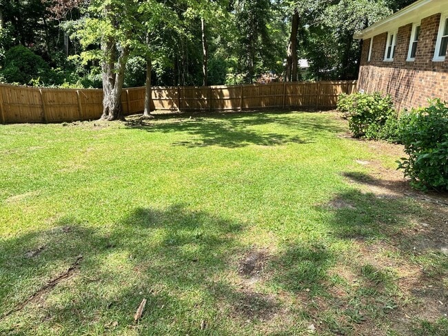 Building Photo - 4BR Brick Ranch with Upgrades & Room to Feel at Home!