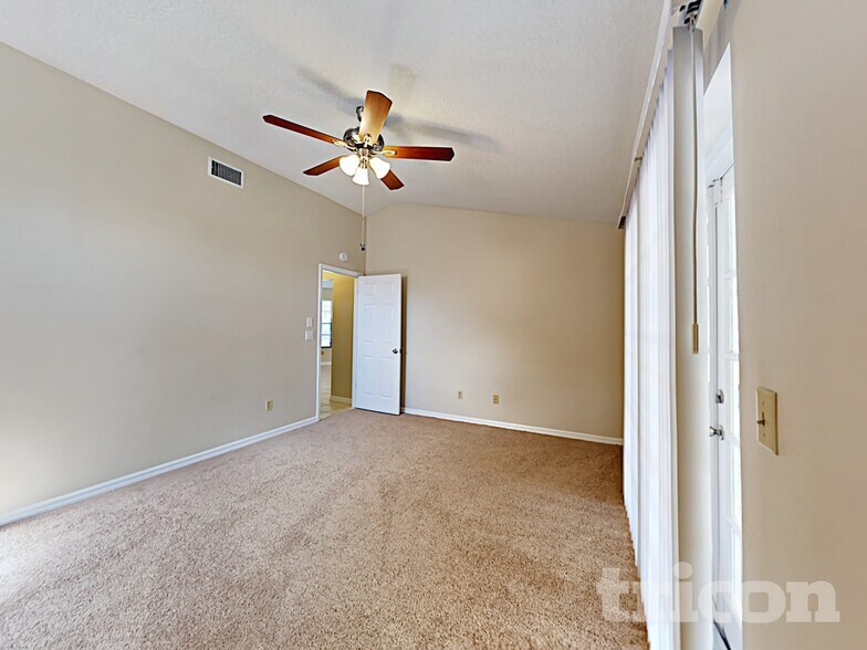 Building Photo - 2543 Hendricks Terrace