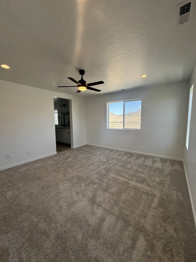 Building Photo - 5516 N Solo St