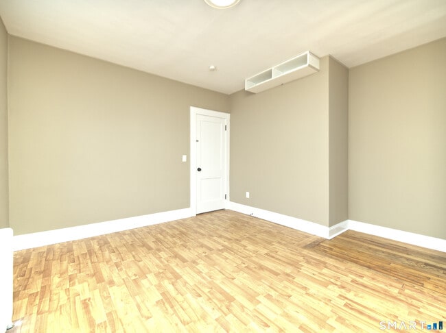 Building Photo - 1440 Wood Ave