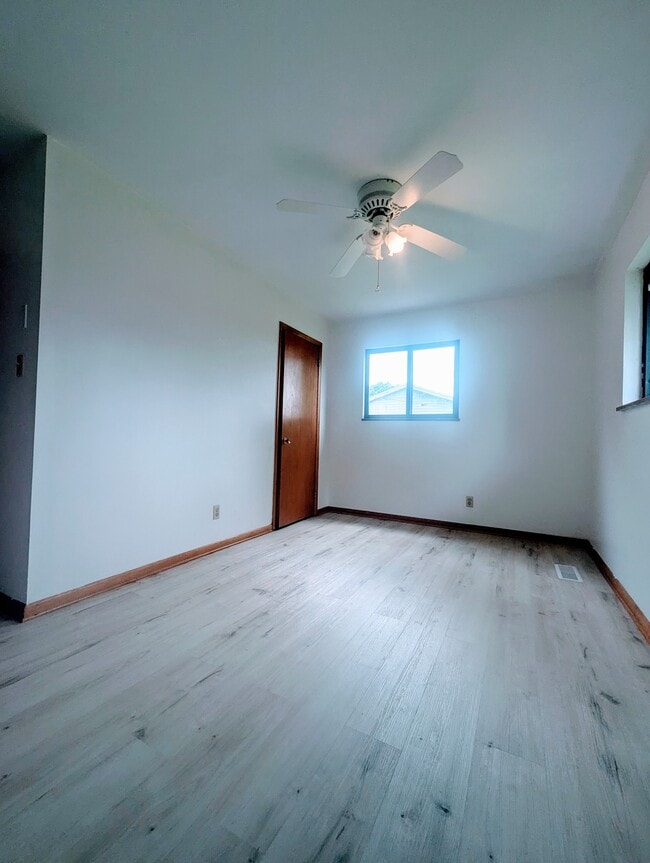 Building Photo - 11124 Farr Dr