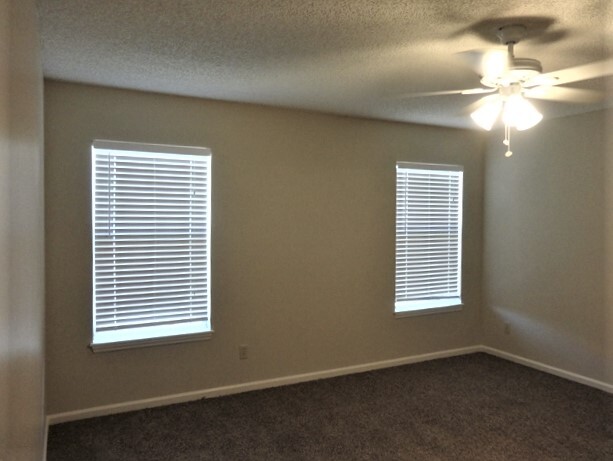 Building Photo - 11062 Gullwing Ct