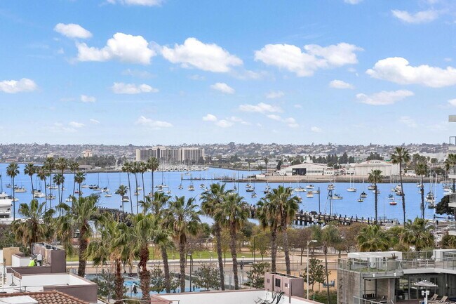 Building Photo - Chic Furnished Loft with Bay Views in the ...