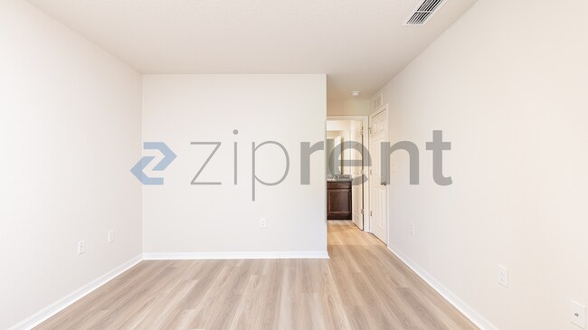 Building Photo - Unit B