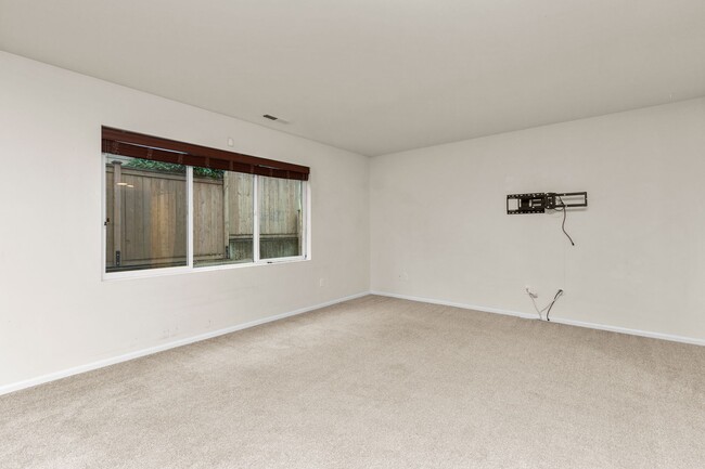 Building Photo - 4Bd Lake Stevens House