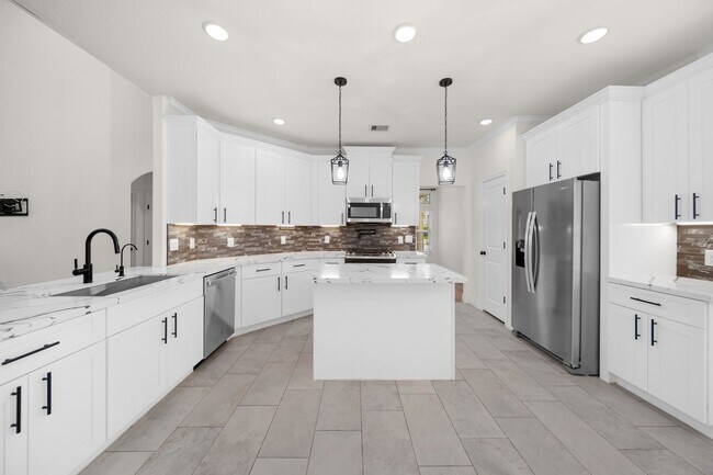 Building Photo - 206 Elianne Lace Ct