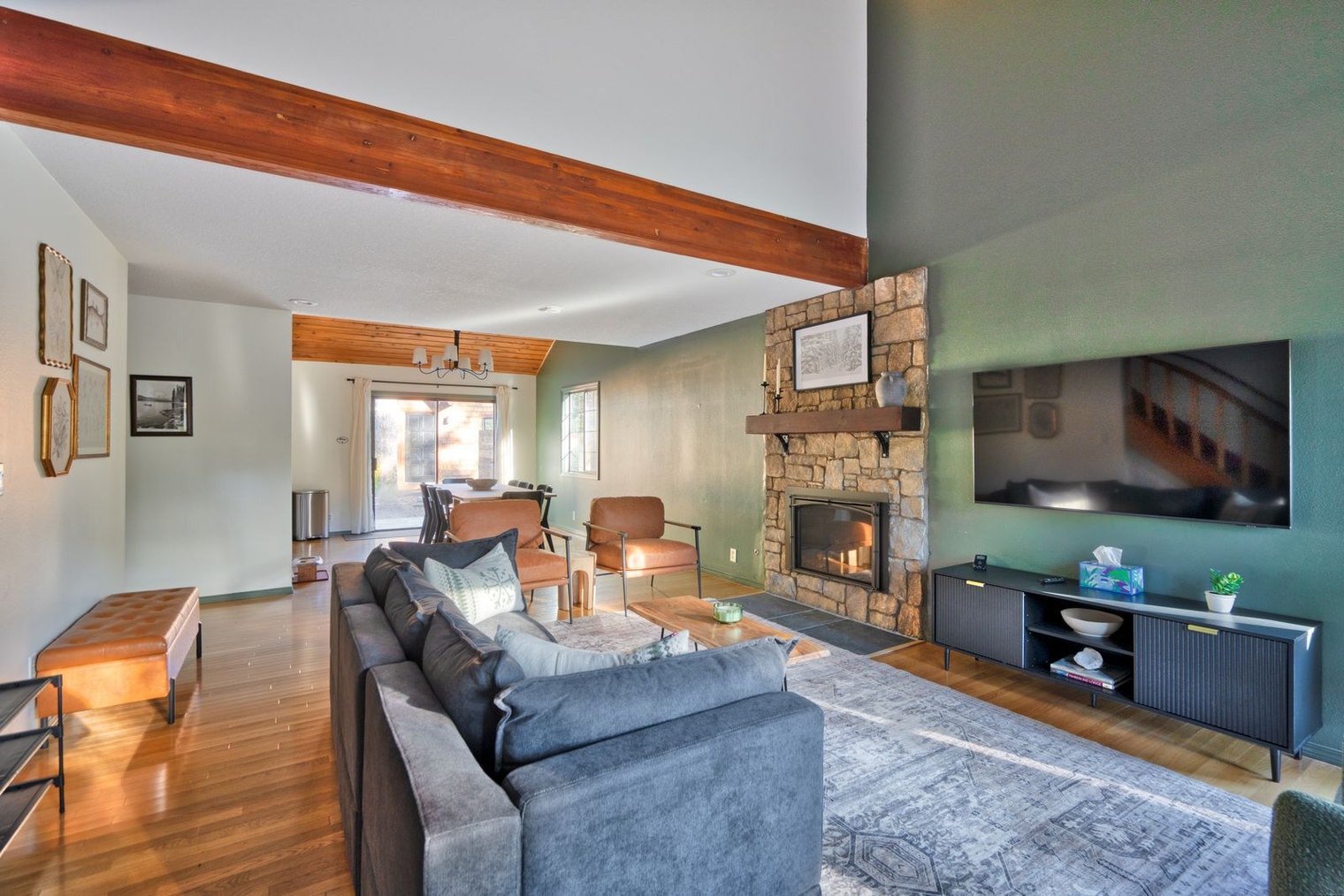 Building Photo - 65377 E Sandy River Ln
