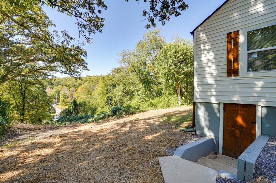 Building Photo - 927 Hulana St