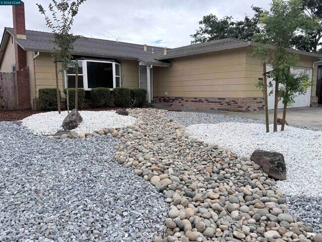 Building Photo - 2236 Currier Pl