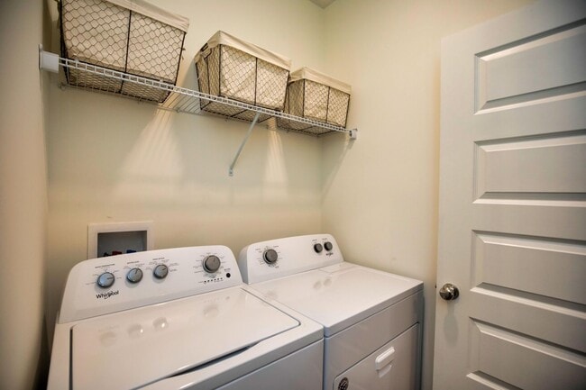 Building Photo - Elevated Rental Home with Community Amenities