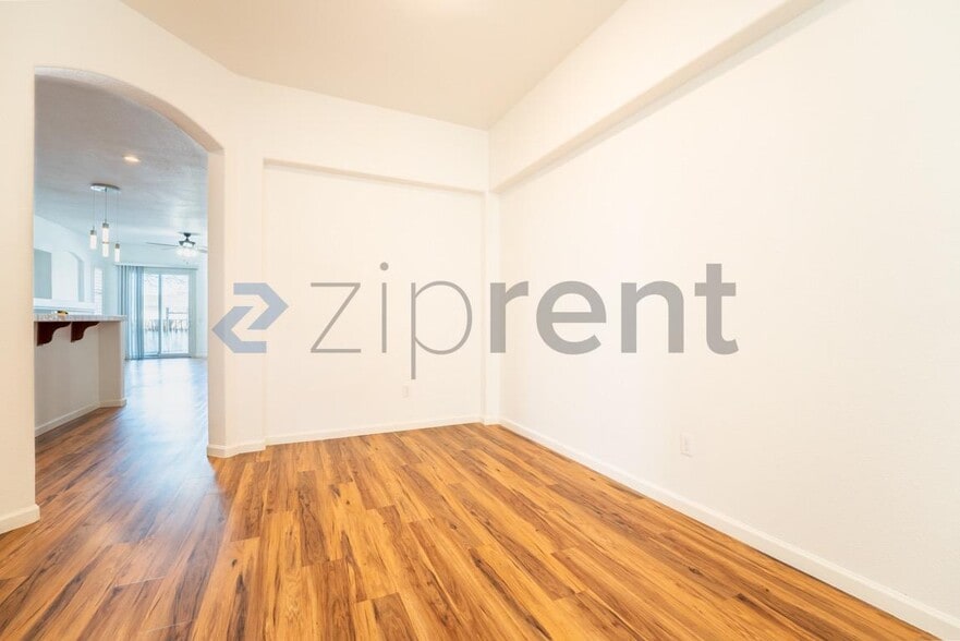 Building Photo - 7421 Earlsmoore Dr