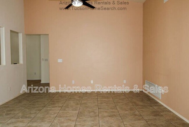 Building Photo - 9779 E Paseo San Ardo