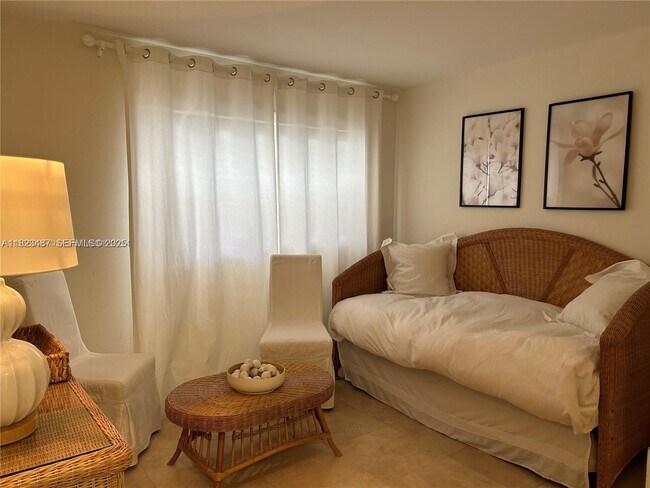 Building Photo - 5151 N Hwy A1A