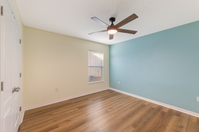 Building Photo - 2831 Whistlewood Dr